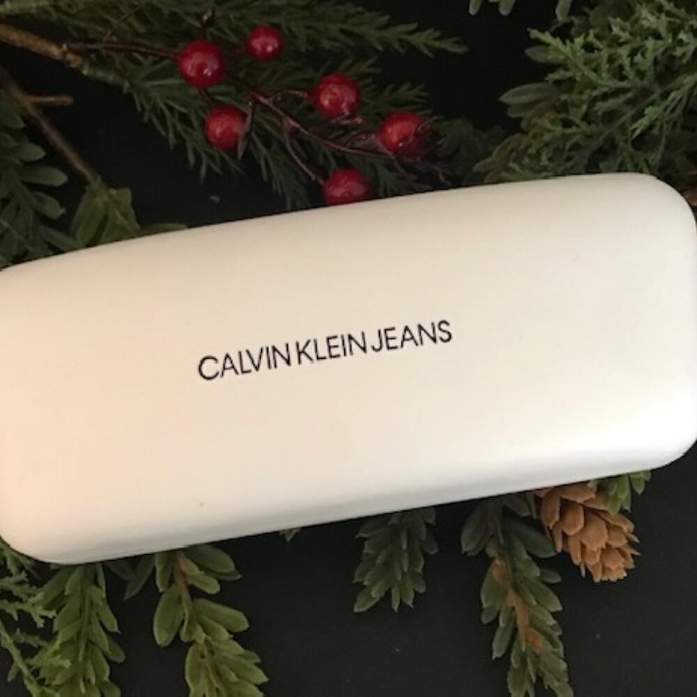 CALVIN KLEIN JEANS EYEWARE HARD CASE FOR GLASSES OR SUNGLASSES (WHITE)